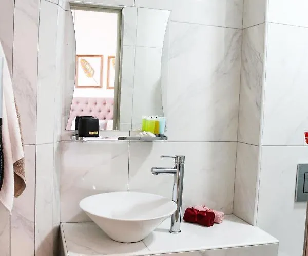 9 Muses Hotell Larnaca