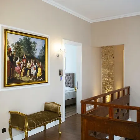 9 Muses 3* 라르나카