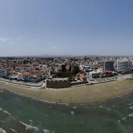 9 Muses 호텔 라르나카